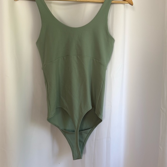 Abercrombie & Fitch Seamless Ruched Bodysuit - Picture 4 of 4